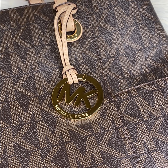 Authentic MICHAEL Michael Kors MK Signature Tote - Picture 3 of 13
